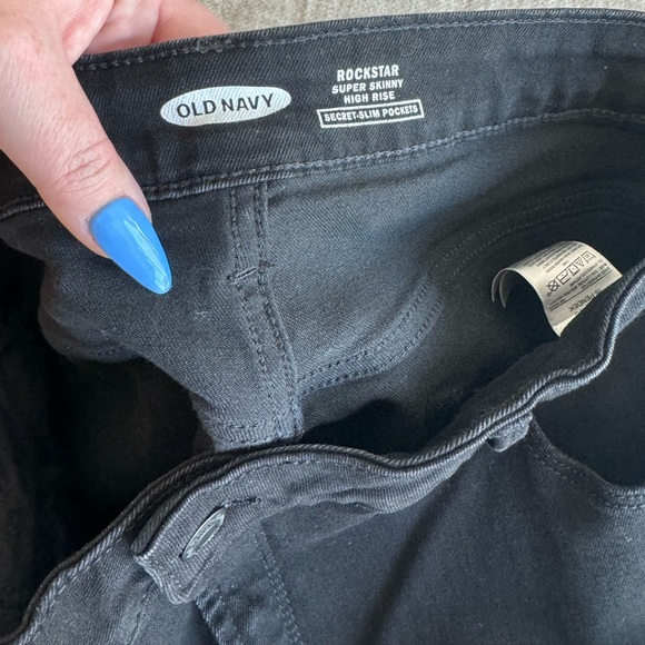 Old Navy Black High Rise Rockstar Super Skinny Jeans Size 16 Short - Picture 4 of 4